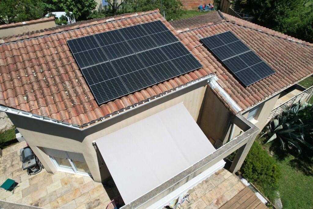 découvrez comment choisir le meilleur installateur de panneaux solaires à nîmes. comparez les offres, vérifiez les certifications et assurez-vous d'opter pour un professionnel qualifié pour optimiser votre investissement en énergie solaire.