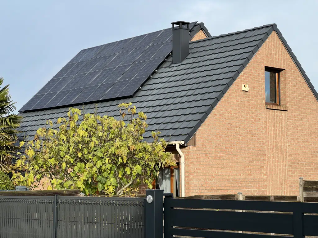 découvrez comment choisir le bon installateur photovoltaïque pour votre projet. suivez nos conseils pour garantir l'installation de panneaux solaires de qualité, respecter les normes et bénéficier d'un service fiable, tout en optimisant votre investissement énergétique.