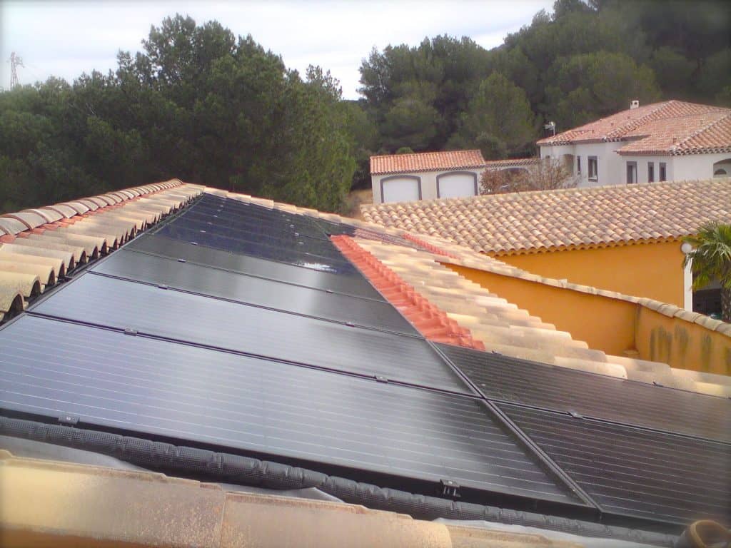 découvrez notre service d'installation de panneaux solaires sur toiture, une solution écologique et économique pour produire votre propre électricité. profitez des énergies renouvelables, réduisez vos factures et valorisez votre bien immobilier grâce à des installations sur mesure adaptées à vos besoins.