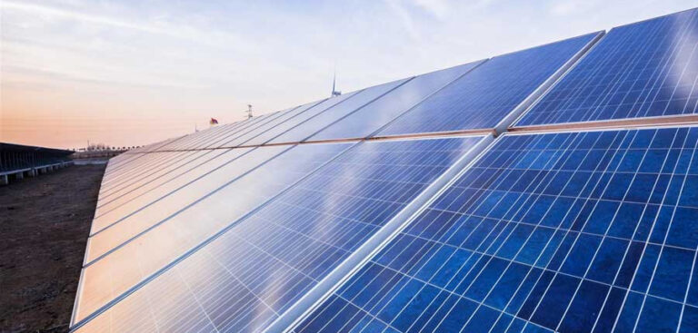 découvrez comment la perception des installateurs photovoltaïques influence la transition énergétique. explorez les enjeux, les avantages des panneaux solaires et le rôle essentiel de ces professionnels dans la promotion des énergies renouvelables.