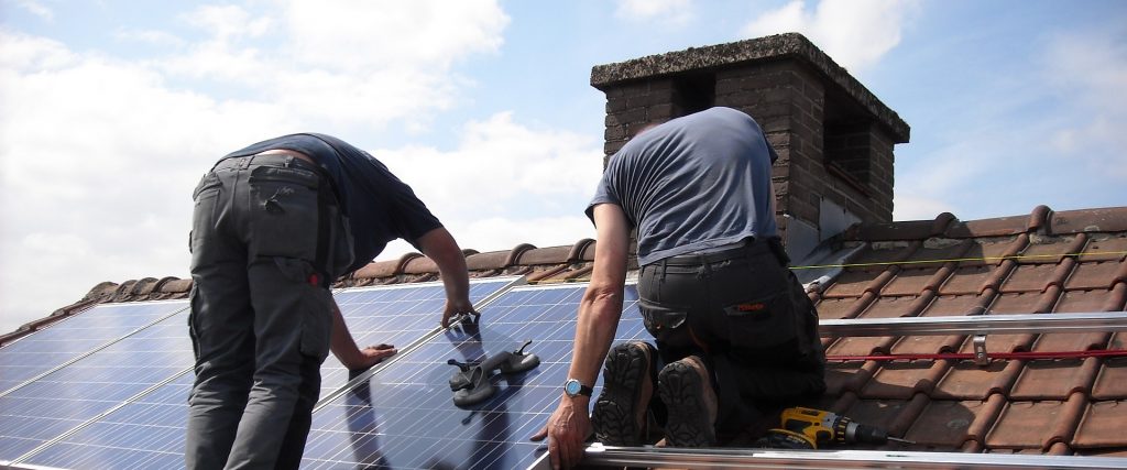 découvrez comment choisir le bon installateur de panneaux solaires pour votre projet. suivez nos conseils pour assurer une installation efficace, respectueuse des normes et adaptée à vos besoins énergétiques.