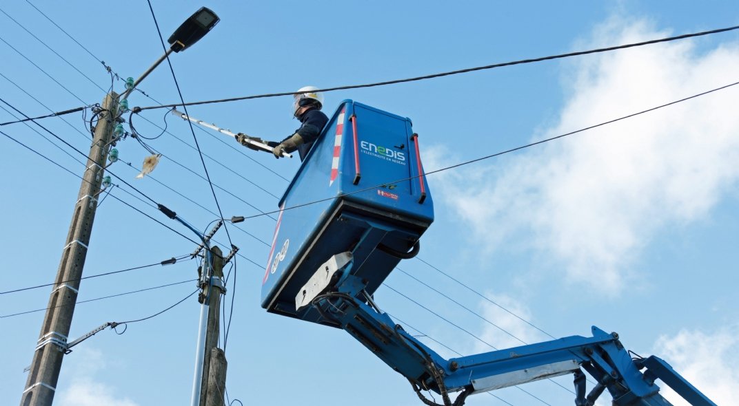 découvrez les enjeux entourant les salaires controversés chez enedis. analyse des rémunérations, comparaisons sectorielles et répercussions sur la perception publique. une plongée dans la réalité économique d'une entreprise clé du secteur énergétique.