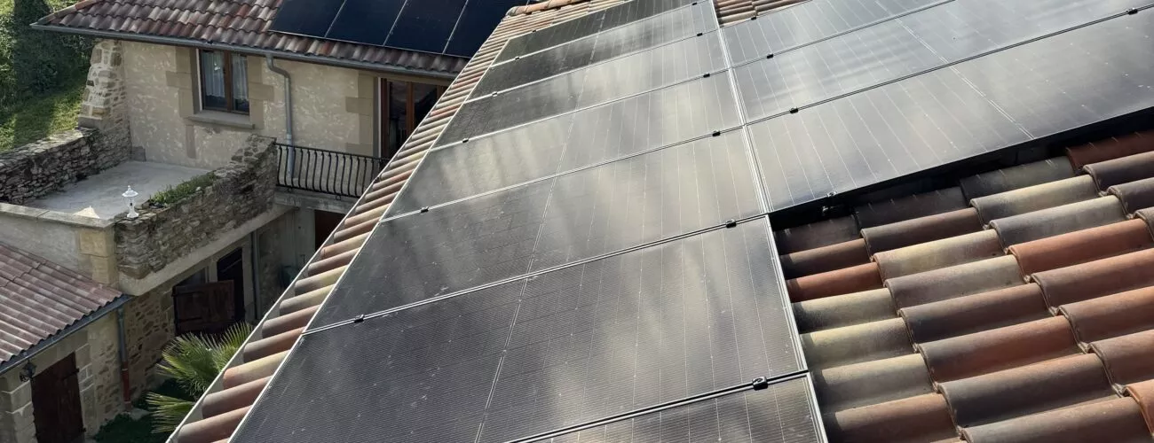 découvrez comment les panneaux photovoltaïques transforment la lumière du soleil en énergie durable. optez pour une solution écologique et économique pour réduire votre empreinte carbone et bénéficier d'énergies renouvelables.