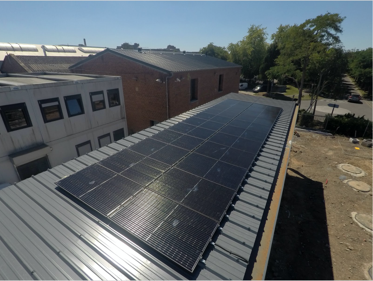 découvrez les meilleurs panneaux photovoltaïques à lille pour réduire votre facture d'électricité et adopter une énergie durable. profitez d'installations professionnelles et d'un accompagnement personnalisé pour votre projet solaire.