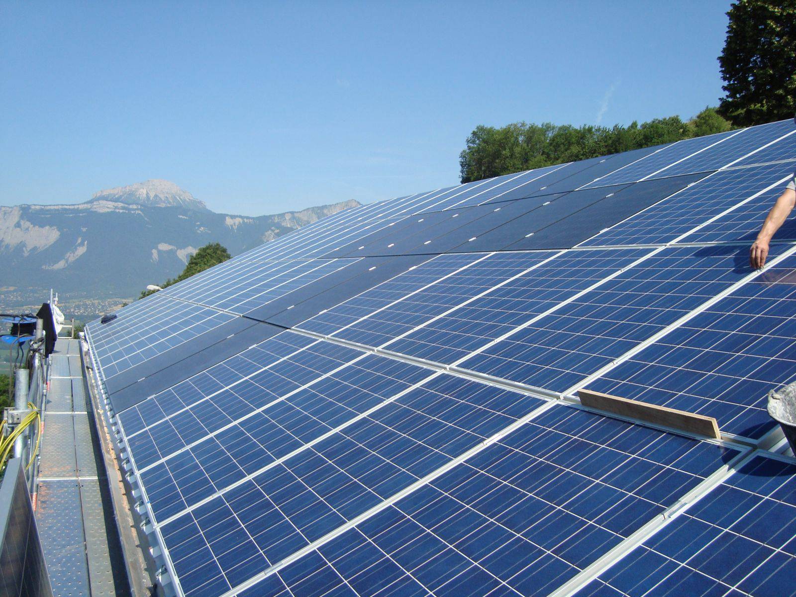 découvrez l'expertise de nos spécialistes en panneaux photovoltaïques pour optimiser votre production d'énergie solaire. bénéficiez de conseils personnalisés, d'installations professionnelles et d'un suivi de qualité pour une transition énergétique réussie.