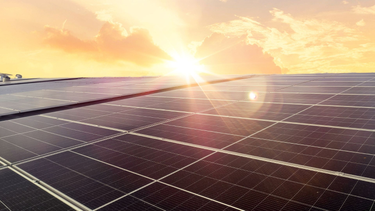 découvrez notre expertise en panneaux solaires. profitez de conseils personnalisés, d'installations de qualité et d'une transition énergétique soucieuse de l'environnement. optimisez vos économies d'énergie et réduisez votre empreinte carbone avec nos solutions adaptées.