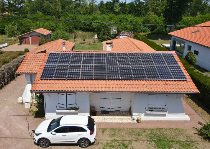 découvrez nos services d'installation photovoltaïque en aquitaine. profitez d'une énergie renouvelable, réduisez vos factures d'électricité et contribuez à la protection de l'environnement grâce à nos solutions sur mesure et notre expertise locale.