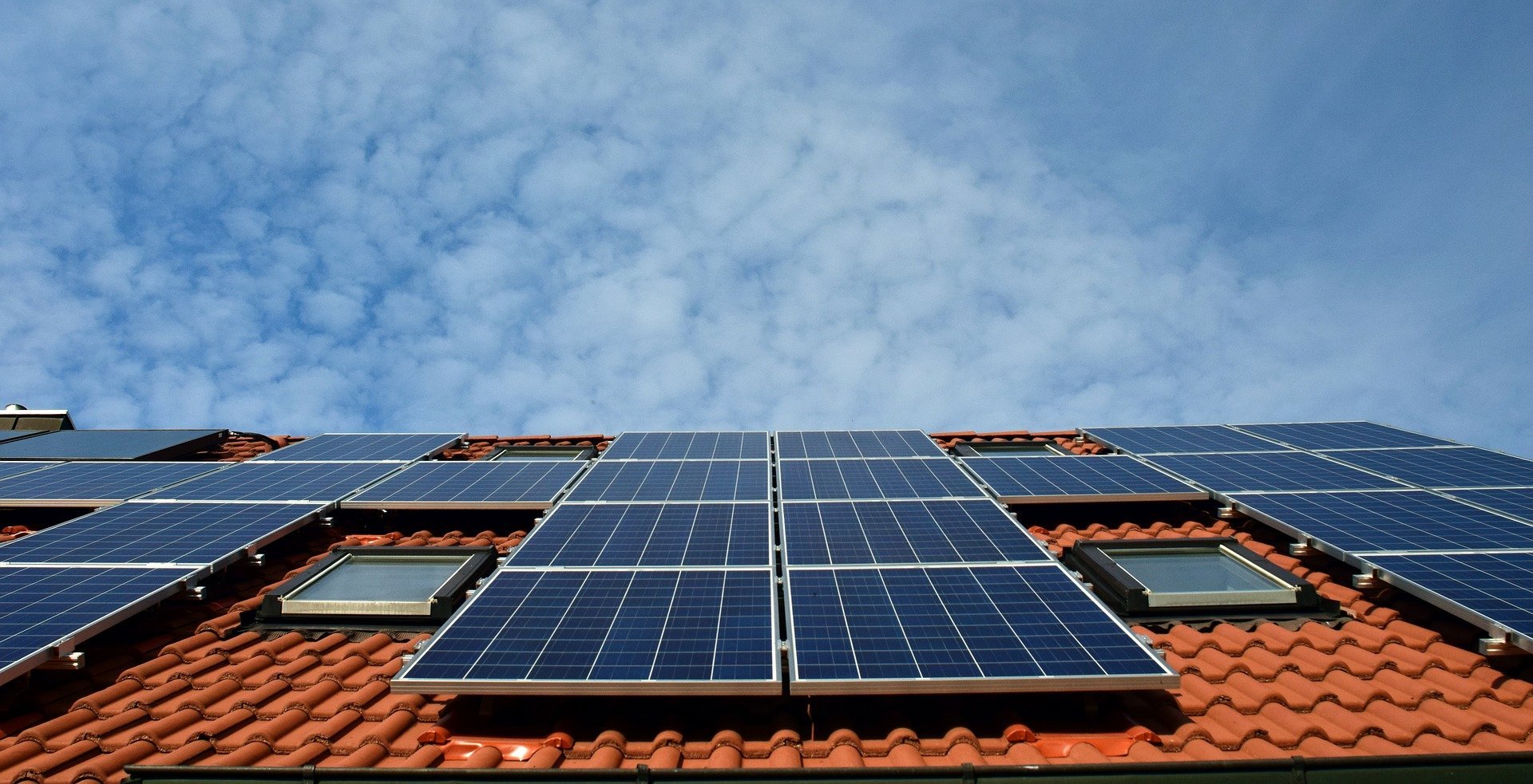 découvrez comment le métier de monteur de panneaux solaires façonne un avenir durable et éco-responsable. explorez les opportunités de carrière dans ce secteur en pleine expansion et contribuez à la transition énergétique.