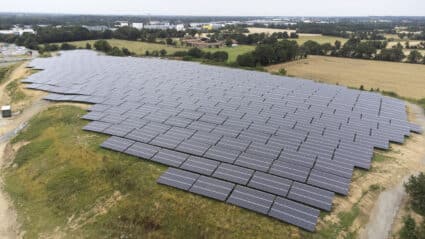 découvrez nos services d'installation de panneaux photovoltaïques à la roche-sur-yon. bénéficiez de solutions énergétiques durables et économisez sur vos factures d'électricité grâce à notre expertise locale en énergies renouvelables.