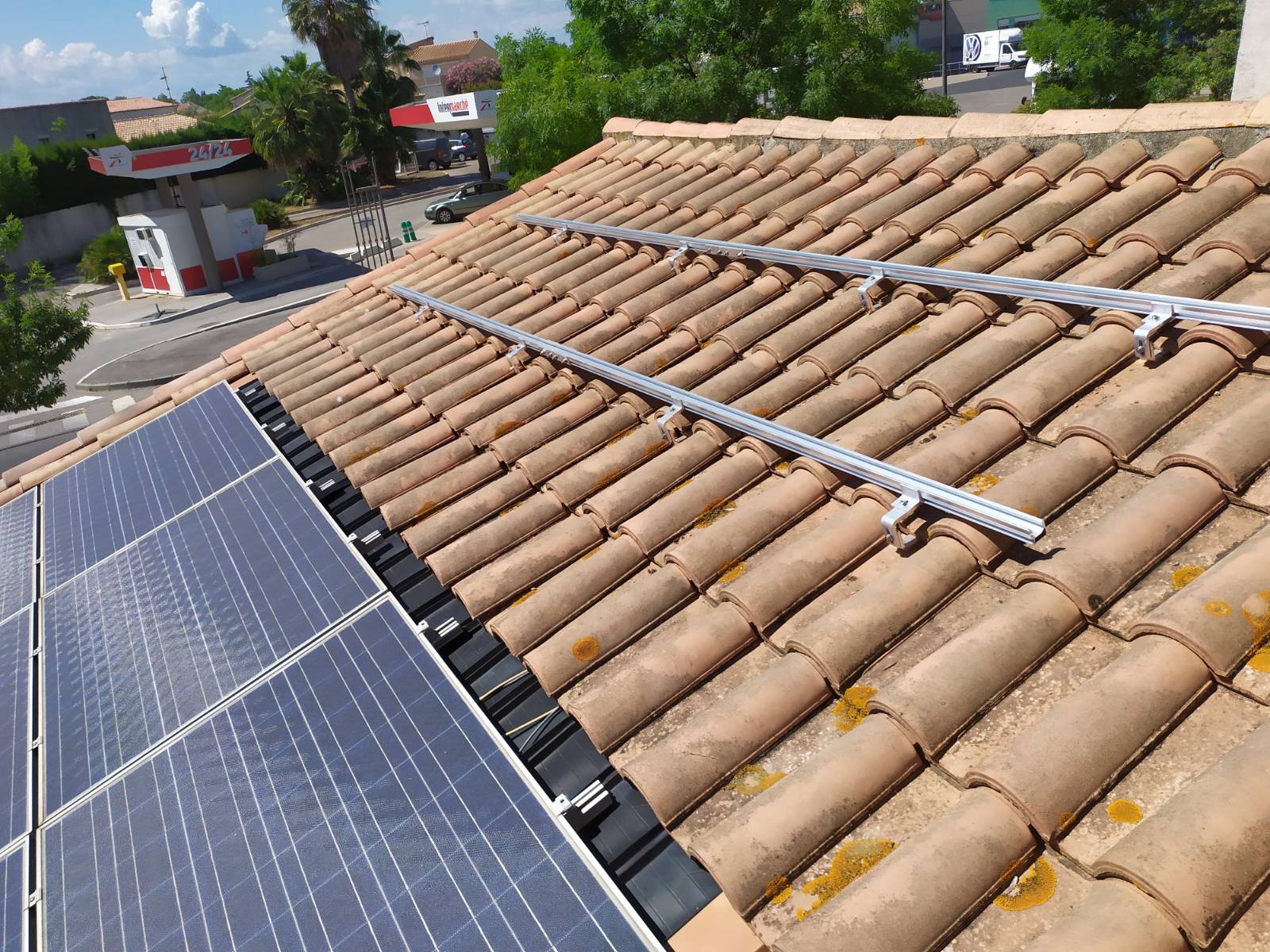 découvrez nos solutions de panneaux photovoltaïques à mauguio : un moyen écologique et économique de produire votre propre électricité. profitez des énergies renouvelables et réduisez votre facture d'électricité tout en contribuant à la protection de l'environnement.