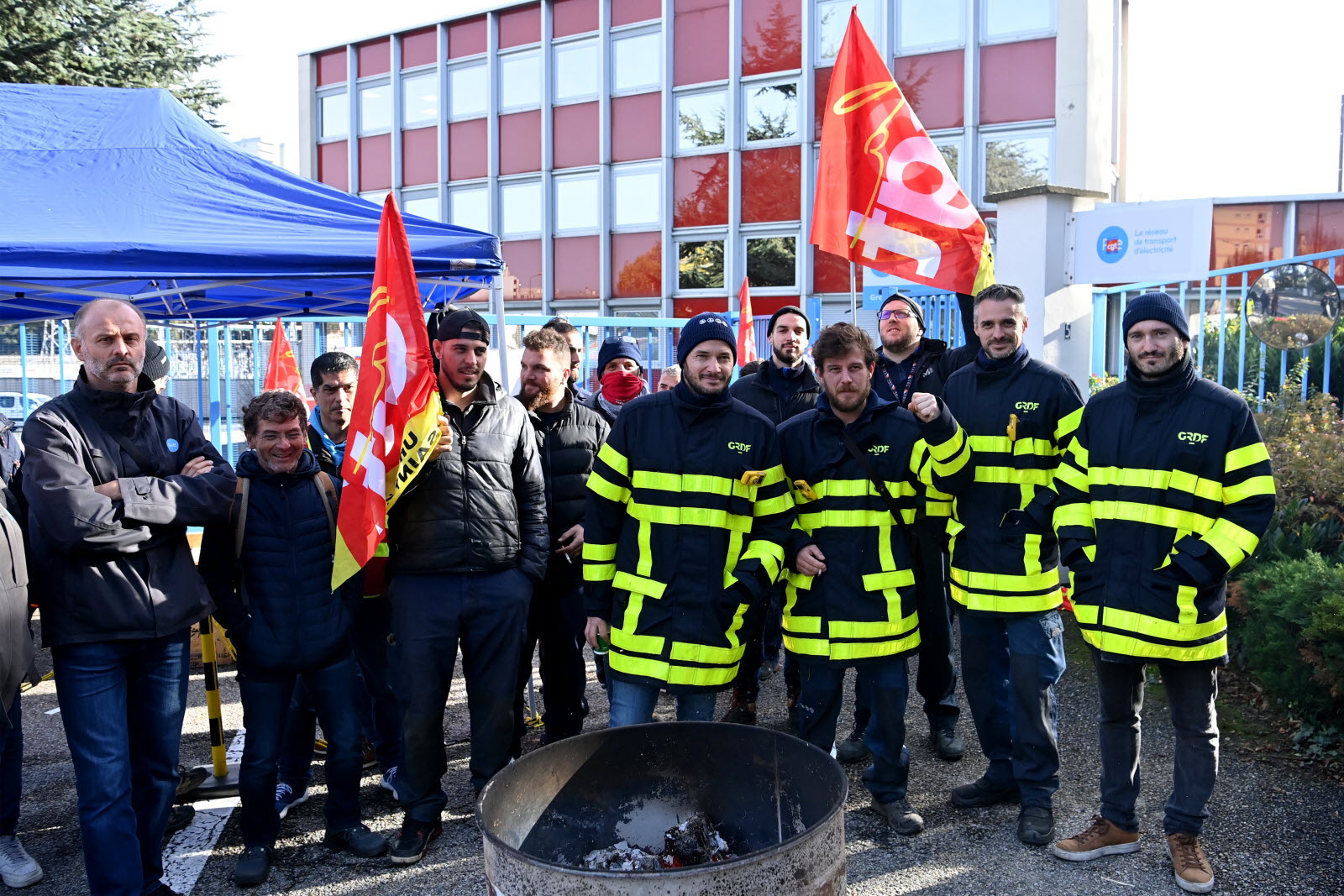 découvrez comment les grèves impactent le marché de l'énergie en france. analyse des effets sur l'approvisionnement, les prix et les politiques énergétiques. restez informé sur les enjeux actuels du secteur !