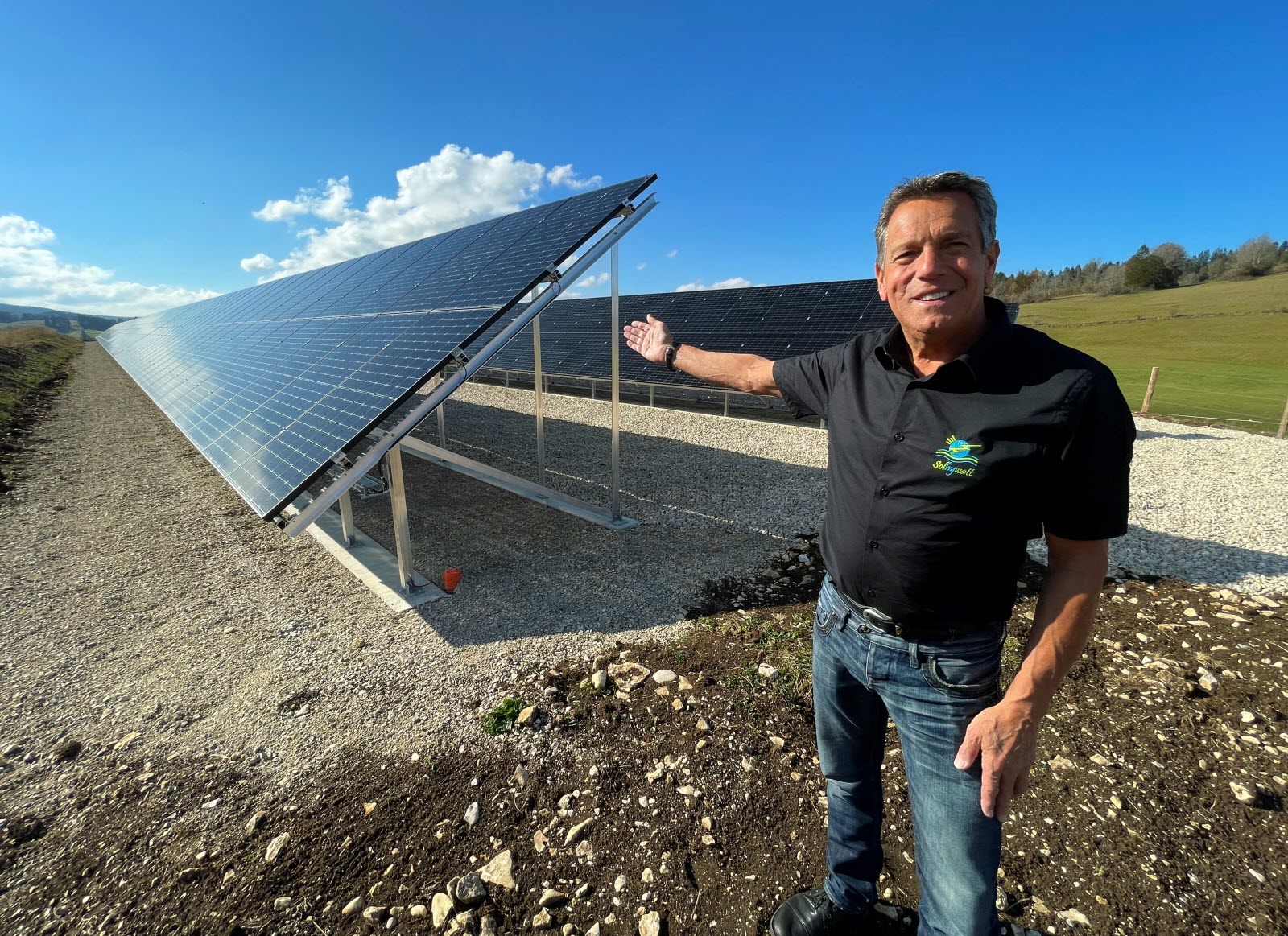 découvrez comment obtenir une cotation précise pour l'installation de systèmes photovoltaïques. comparez les offres des installateurs qualifiés et choisissez celle qui s'adapte le mieux à vos besoins énergétiques et votre budget.