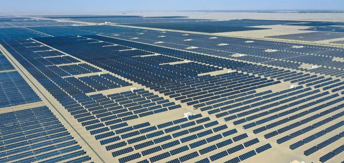 découvrez le salaire d'un installateur photovoltaïque en 2023 : analyse des tendances du marché, échelles salariales, et facteurs influençant la rémunération dans ce secteur en pleine expansion.