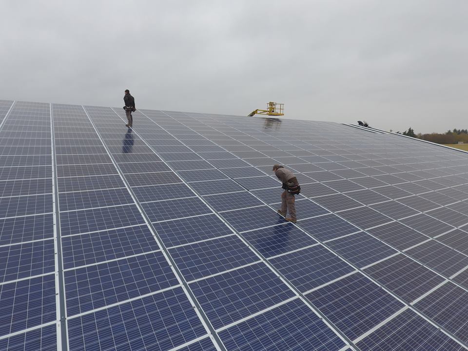 découvrez nos solutions de panneaux photovoltaïques dans les côtes d'armor pour une énergie renouvelable et durable. profitez des subventions et réduisez vos factures d'électricité tout en préservant l'environnement.