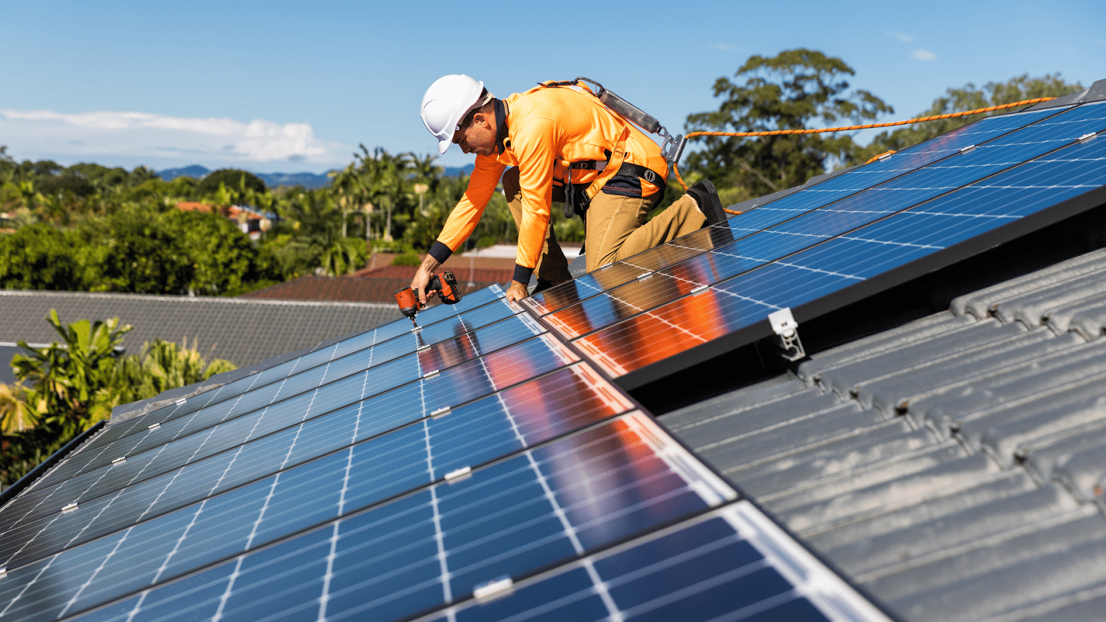 découvrez les meilleurs prix des panneaux solaires en 2023. comparez les offres, les marques et les installations pour faire le choix idéal et économiser sur votre facture d'électricité tout en respectant l'environnement.