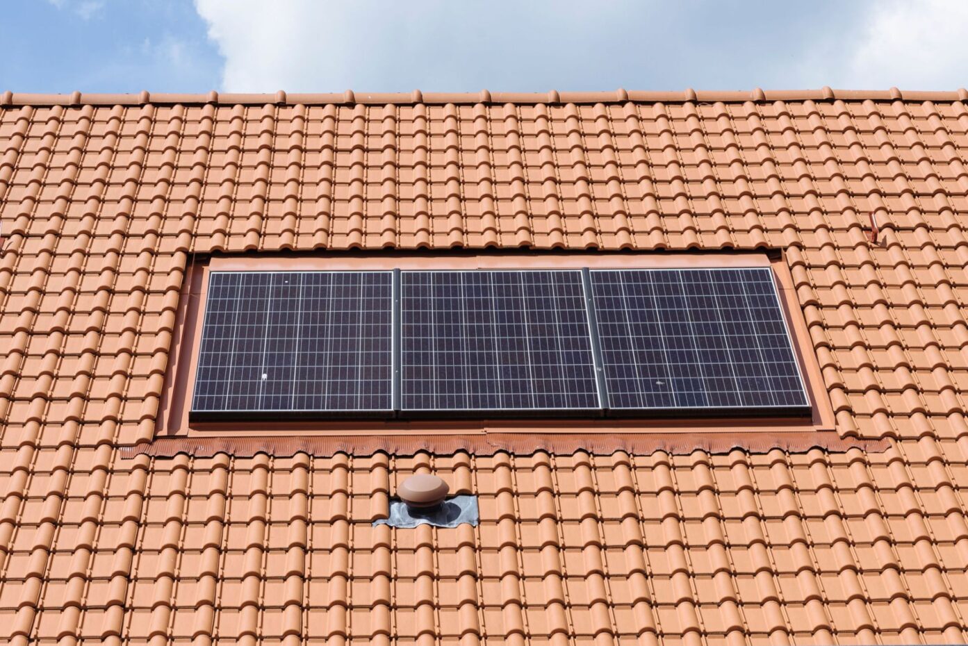 découvrez les avantages des panneaux photovoltaïques en charente. profitez d'une énergie renouvelable, réduisez vos factures d'électricité et contribuez à la protection de l'environnement grâce à des solutions adaptées à vos besoins. contactez-nous pour un devis personnalisé et faites le choix d'un avenir durable.