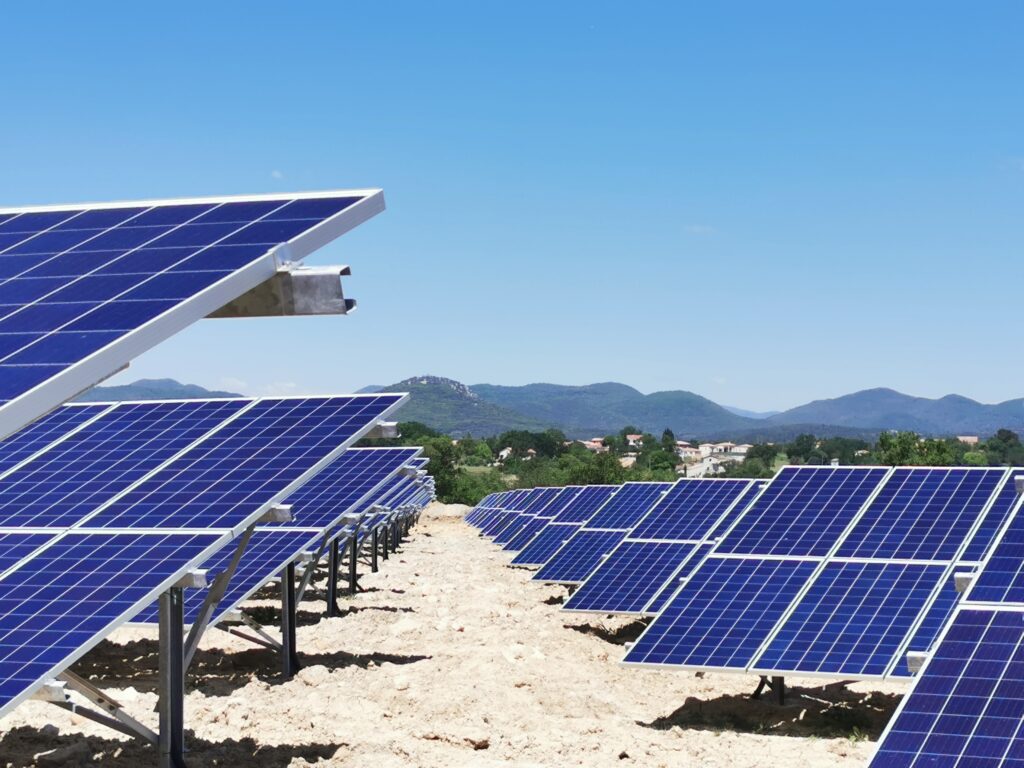 découvrez les solutions innovantes de photovoltaïque efi, votre partenaire pour une énergie durable et respectueuse de l'environnement. profitez d'une expertise reconnue pour optimiser votre production d'électricité solaire.