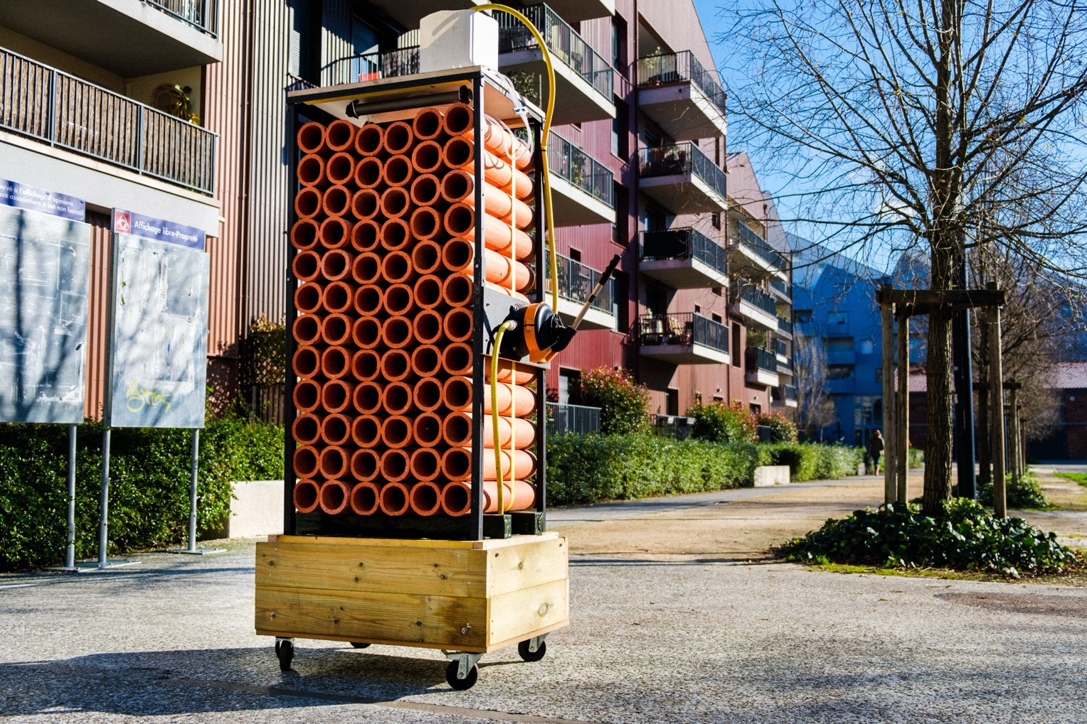 découvrez notre solution de climatisation solaire éco-responsable, alliant confort optimal et respect de l'environnement. profitez d'une fraîcheur naturelle tout en réduisant votre empreinte carbone grâce à une technologie innovante et durable.