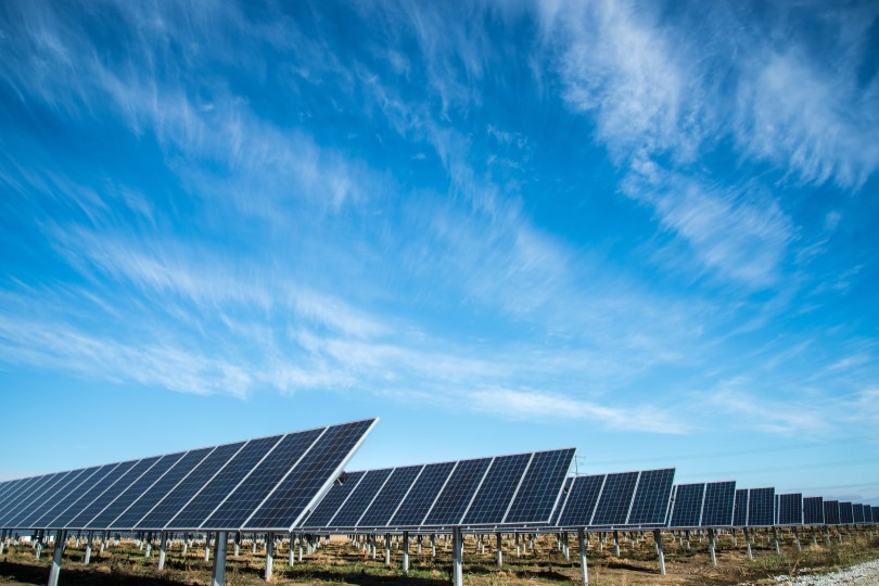 découvrez les avantages des panneaux photovoltaïques en bretagne : une solution écologique et économique pour produire votre propre électricité. profitez des aides et subventions disponibles tout en contribuant à la transition énergétique de votre région.