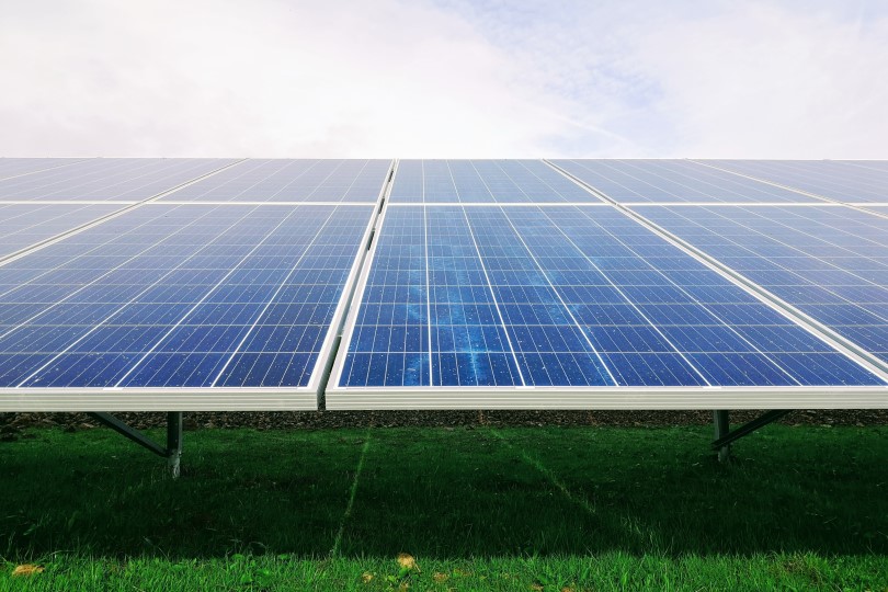 découvrez comment l'énergie durable transforme notre avenir grâce à des solutions respectueuses de l'environnement, réduisant notre empreinte carbone et promouvant un mode de vie durable et responsable.