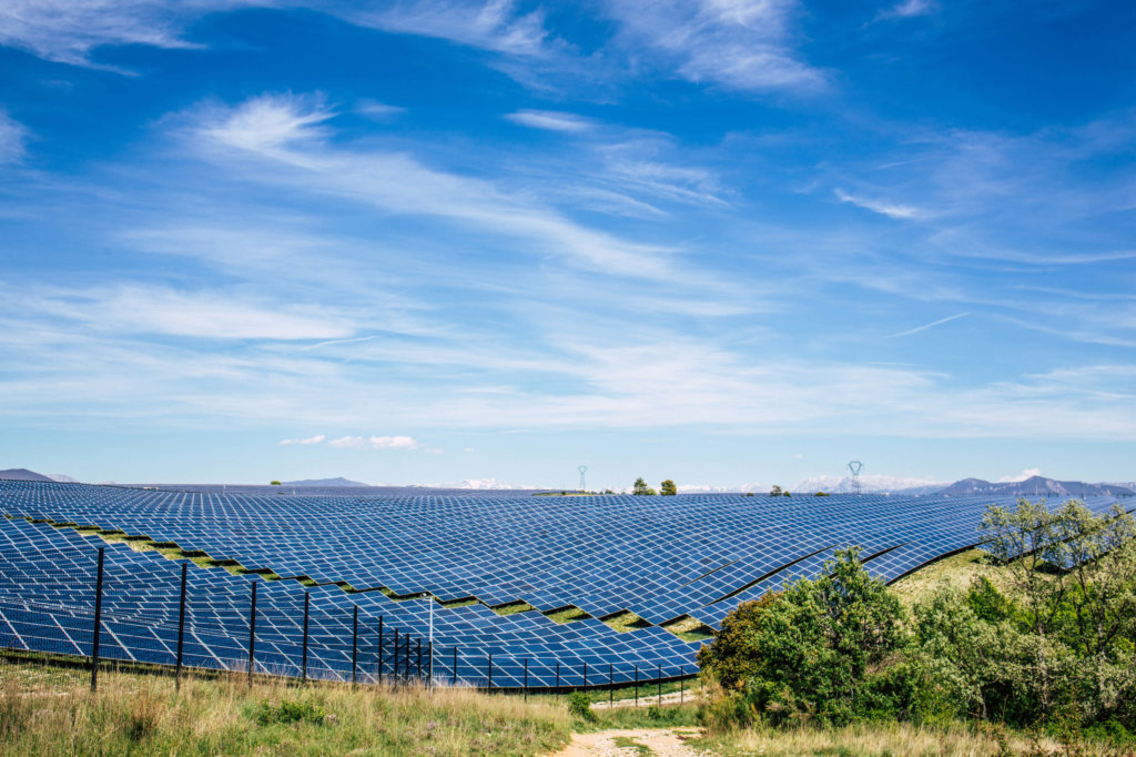 découvrez le secteur photovoltaïque en france, son évolution, ses enjeux et les opportunités qu'il offre pour un avenir durable. explorez les avancées technologiques et les politiques qui favorisent l'énergie solaire.