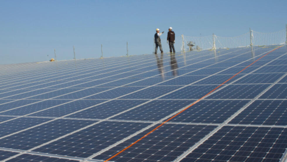 découvrez comment la croissance de l'énergie solaire transforme le paysage énergétique mondial. apprenez les avantages, les technologies innovantes et l'impact positif sur l'environnement de cette source d'énergie durable.