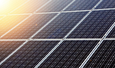 découvrez les principaux risques associés à l'installation et à l'utilisation des panneaux photovoltaïques. informez-vous sur les aspects techniques, environnementaux et de sécurité pour maximiser l'efficacité de votre système solaire tout en minimisant les dangers potentiels.