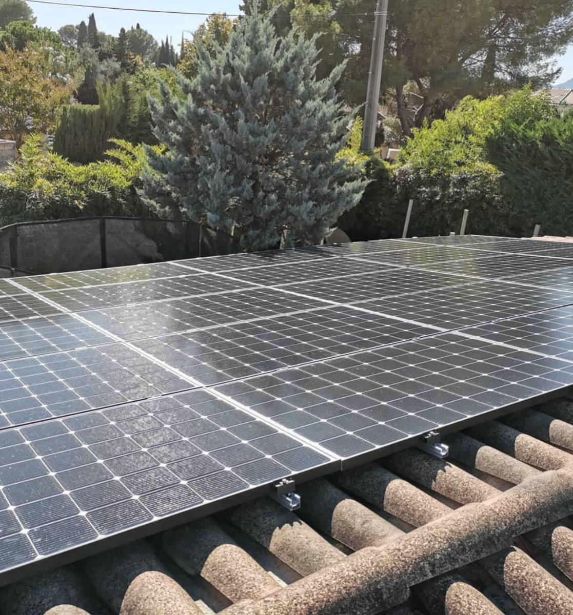 découvrez notre service de pose de panneaux solaires spécialisée, garantissant une installation professionnelle et personnalisée pour maximiser votre production d'énergie renouvelable. bénéficiez de l'expertise de notre équipe pour transformer votre espace en une source d'énergie propre et durable.