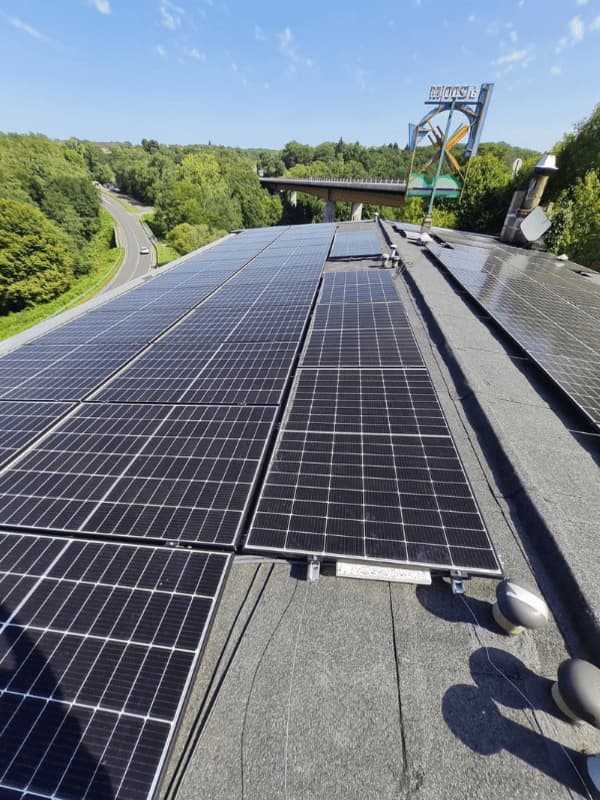 découvrez nos services d'installation de panneaux photovoltaïques à limoges. profitez d'une énergie renouvelable et économisez sur vos factures d'électricité grâce à notre expertise. contactez-nous pour un devis personnalisé!