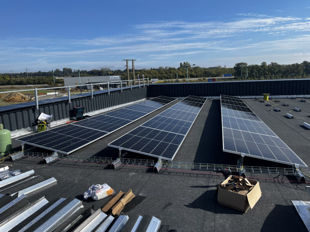 découvrez les dernières avancées en matière d'innovation solaire. explorez comment les technologies solaires révolutionnent notre approche de l'énergie, réduisent notre empreinte carbone et ouvrent la voie à un avenir durable. restez informé sur les solutions écologiques et les projets novateurs qui transforment le paysage énergétique mondial.