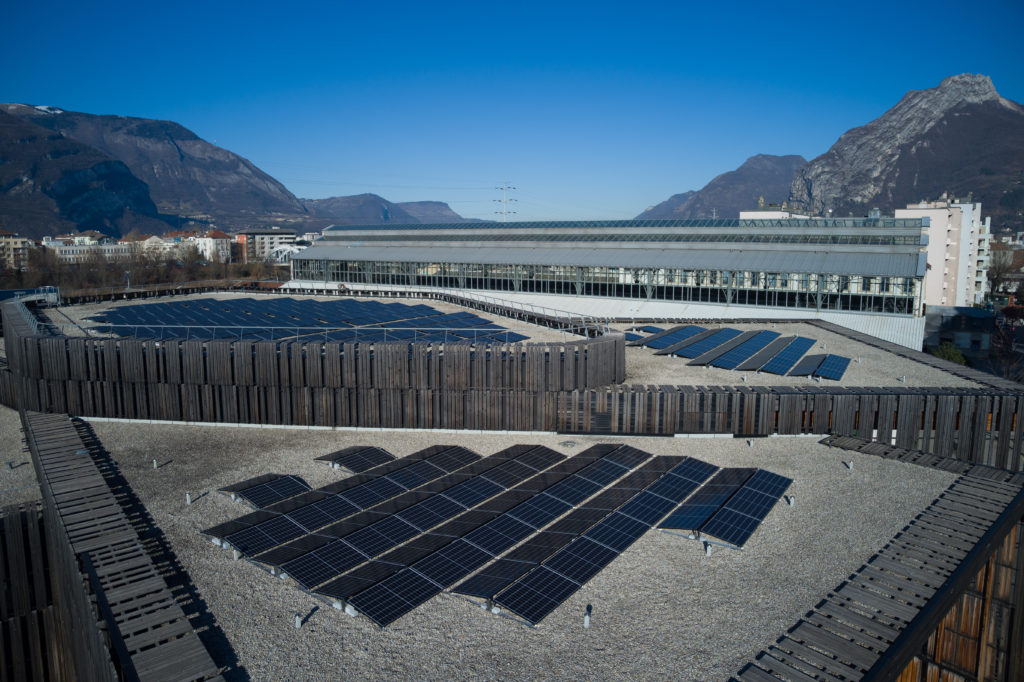 découvrez les services d'un installateur photovoltaïque à grenoble. profitez d'une énergie solaire propre et économique pour votre maison ou votre entreprise. bénéficiez d'une expertise locale et d'installations sur mesure pour optimiser votre consommation d'énergie.