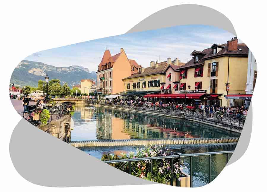 découvrez notre service d'installation de panneaux photovoltaïques à annecy. bénéficiez d'une énergie renouvelable et réduisez votre facture d'électricité tout en préservant l'environnement. contactez nos experts pour un devis personnalisé !