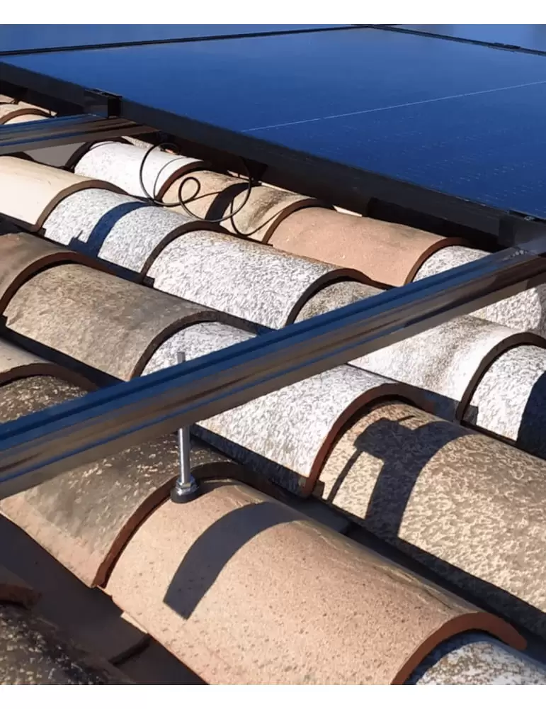 découvrez comment les panneaux solaires sur tuile peuvent transformer votre toiture en une source d'énergie renouvelable. profitez d'une installation esthétique et performante, qui allie efficacité énergétique et intégration harmonieuse à votre habitat.