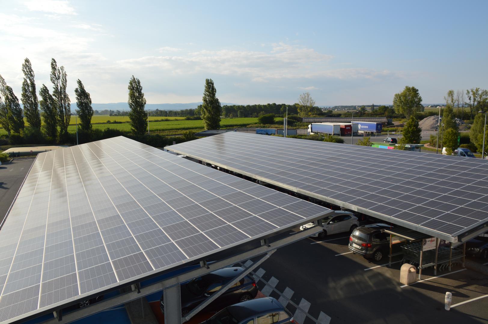 découvrez nos services d'installation de panneaux photovoltaïques à clermont-ferrand. profitez d'une énergie renouvelable, économisez sur vos factures et contribuez à la protection de l'environnement grâce à nos solutions sur mesure. contactez-nous dès aujourd'hui pour un devis personnalisé.