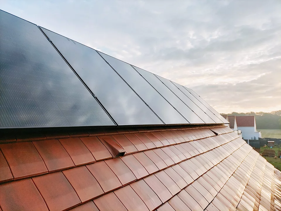 découvrez notre service d'installation de panneaux photovoltaïques à fontenay. profitez d'une énergie renouvelable et réduisez vos factures d'électricité grâce à notre expertise.