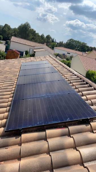 découvrez les meilleurs installateurs de panneaux photovoltaïques à montpellier pour un avenir énergétique durable. obtenez des solutions personnalisées et un service de qualité pour maximiser votre production d'énergie solaire.
