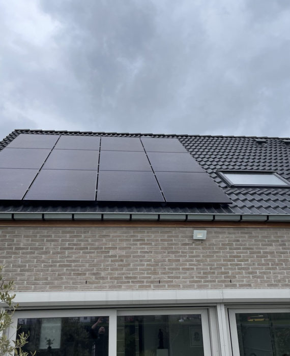 découvrez notre service d'installation de panneaux photovoltaïques à mouscron. profitez d'une énergie solaire durable et réduisez vos factures d'électricité grâce à notre expertise professionnelle. contactez-nous dès aujourd'hui pour un devis gratuit.