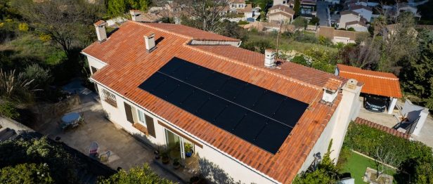 découvrez les avantages de choisir un installateur photovoltaïque dans le luberon. bénéficiez d'un expertise locale, de solutions sur mesure et d'un accompagnement personnalisé pour optimiser votre transition énergétique tout en préservant le charme de cette magnifique région.