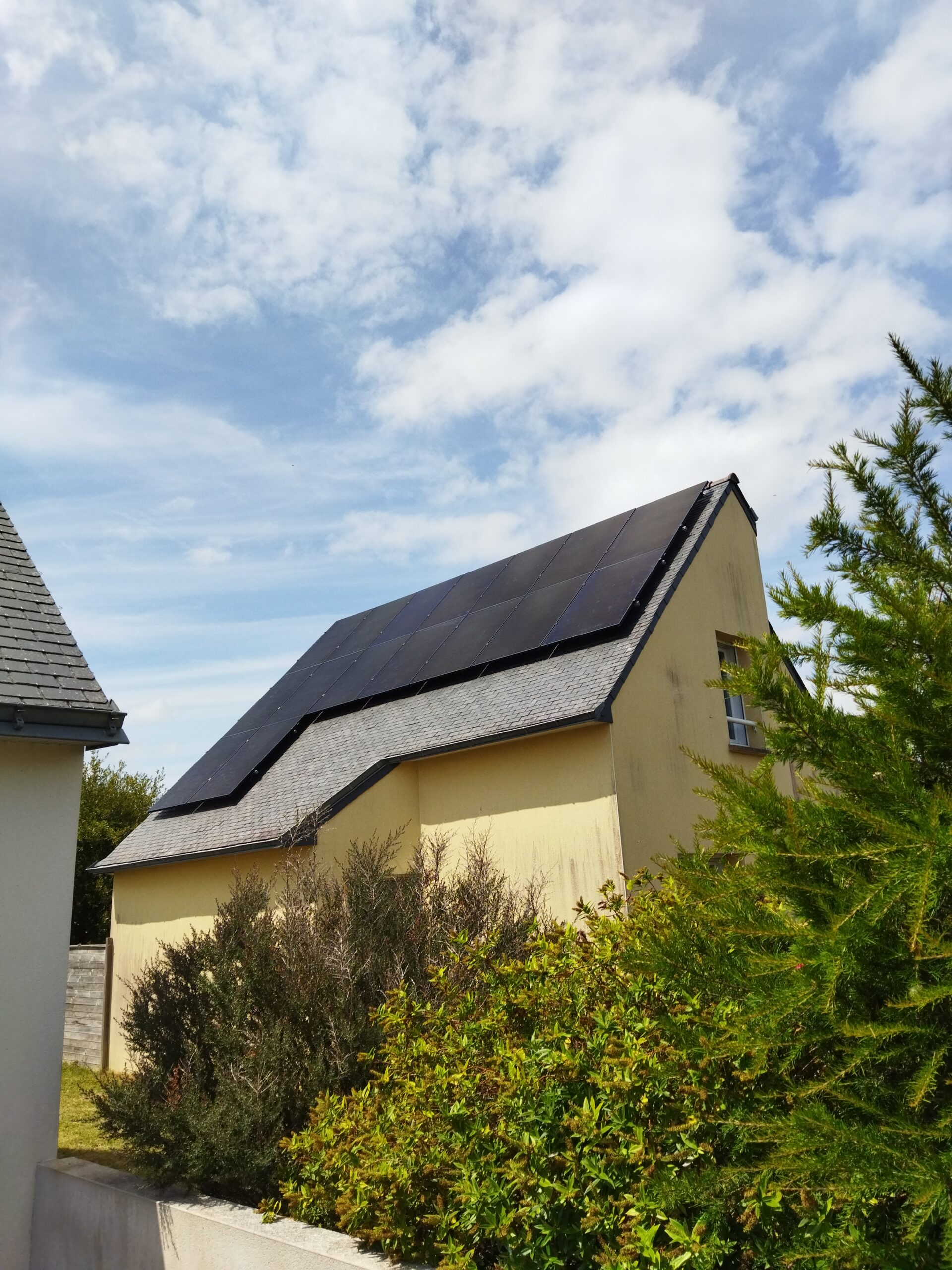 découvrez nos services d'installateur de panneaux photovoltaïques en bretagne. profitez d'une énergie renouvelable et écologique, adaptée à vos besoins grâce à notre expertise locale et nos solutions personnalisées.