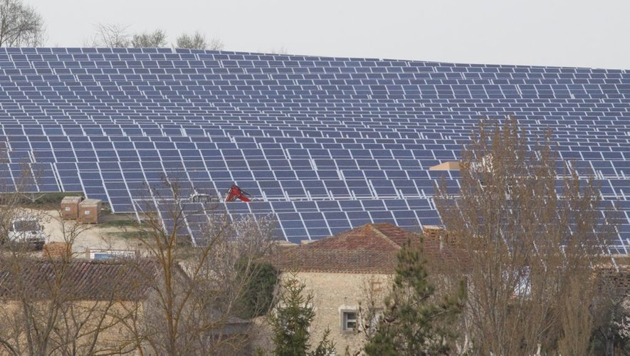 découvrez nos services d'installation de panneaux photovoltaïques en languedoc-roussillon. profitez des énergies renouvelables pour réduire votre facture d'électricité et contribuer à la protection de l'environnement. nos experts vous accompagnent tout au long de votre projet.
