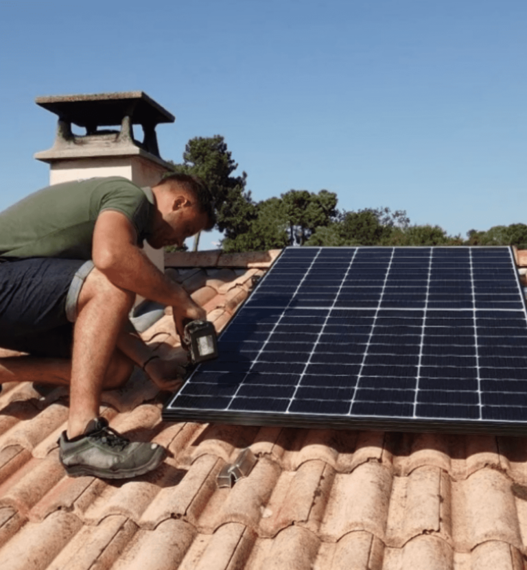 découvrez les services d'un installateur photovoltaïque à niort, spécialisé dans l'installation de panneaux solaires pour optimiser votre consommation d'énergie et réduire votre facture électrique. profitez d'une expertise locale pour un projet éco-responsable et rentable.