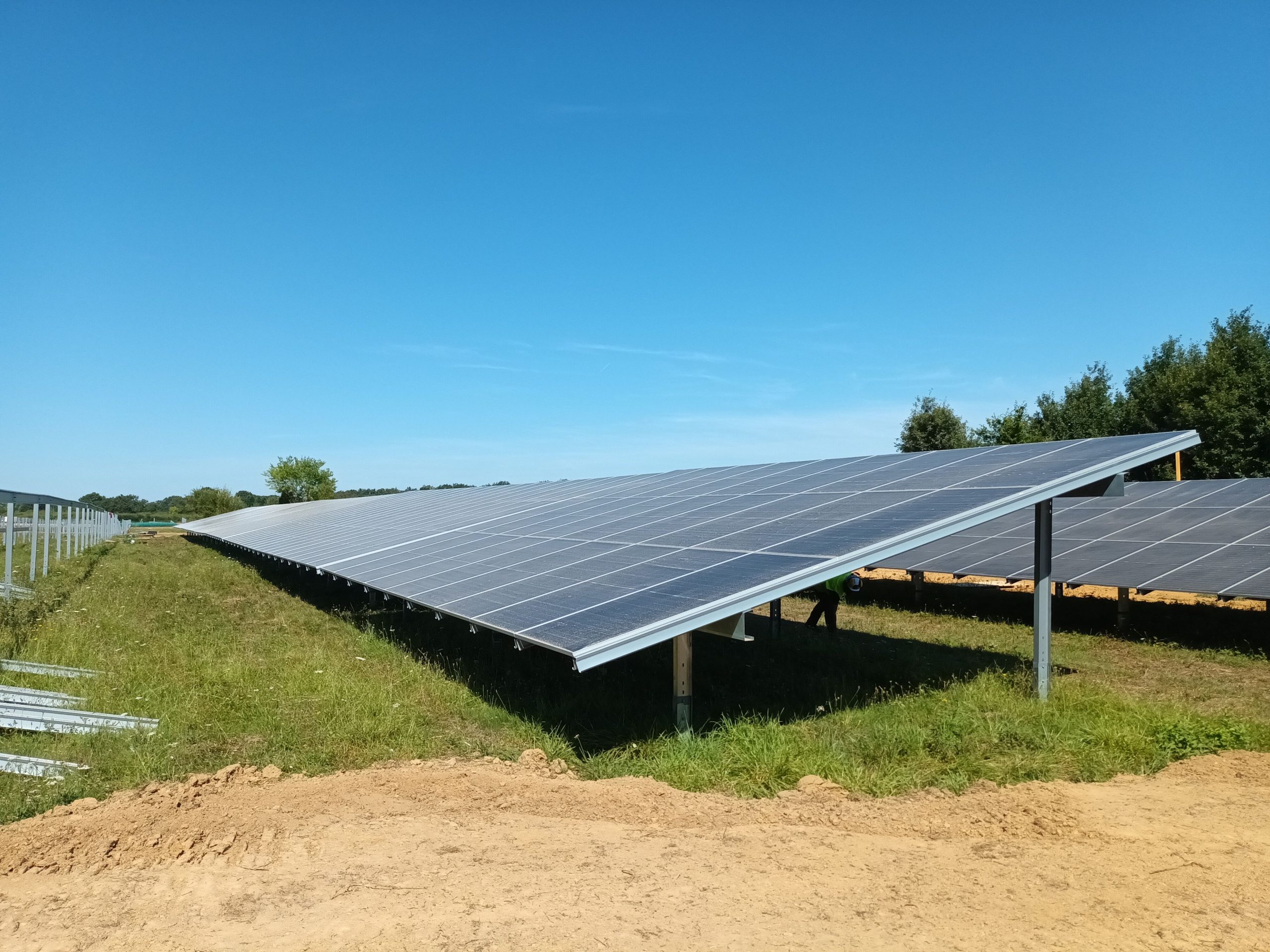 découvrez notre service d'installation photovoltaïque à poitiers. profitez d'une énergie solaire durable et économisez sur vos factures grâce à des solutions personnalisées et efficaces. contactez-nous dès aujourd'hui pour un devis gratuit !
