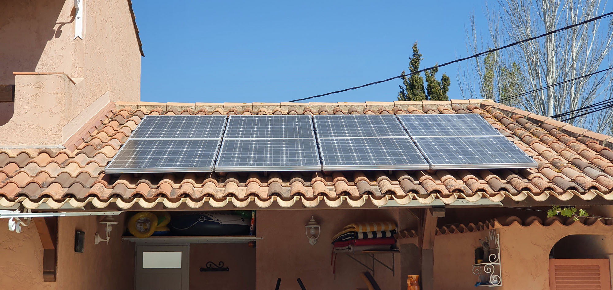 découvrez nos services d'installation de panneaux photovoltaïques dans le var. profitez d'une énergie renouvelable, d'économies sur vos factures et d'une transition énergétique durable grâce à nos experts qualifiés.