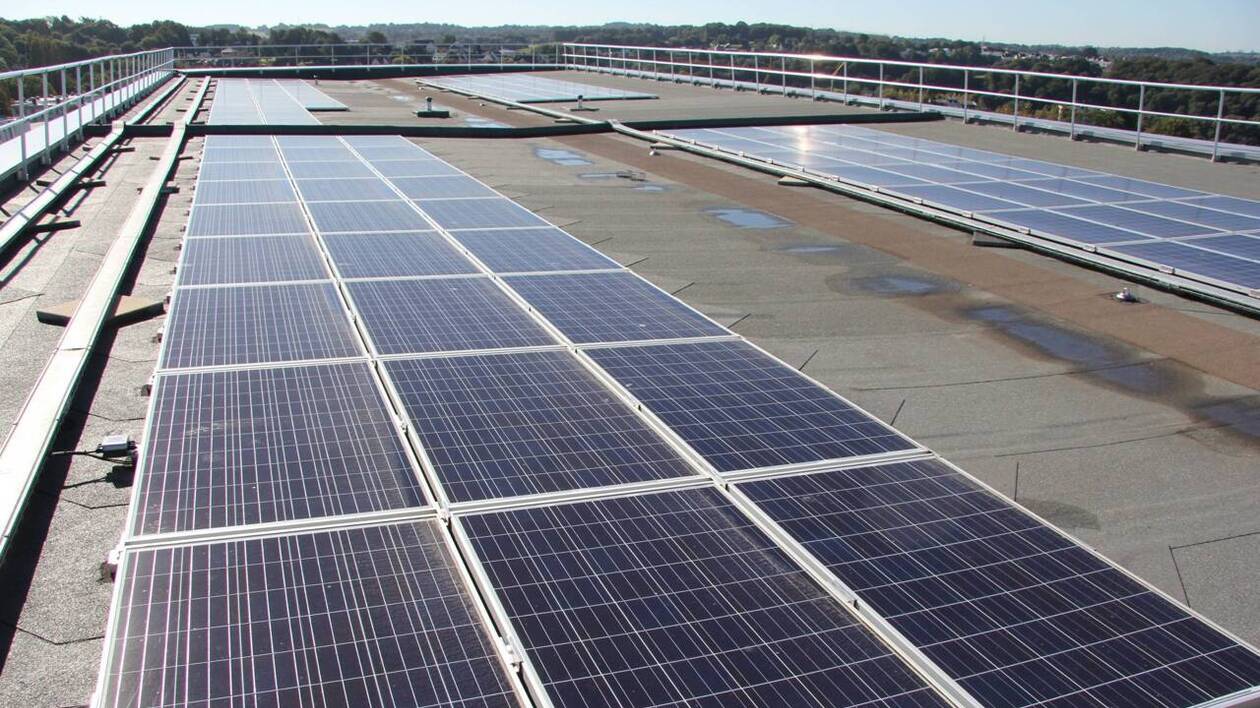 découvrez nos services d'installation de panneaux photovoltaïques en bretagne. profitez d'énergie durable et d'économies sur vos factures tout en contribuant à la protection de l'environnement. contactez-nous pour un devis personnalisé et des conseils d'experts.