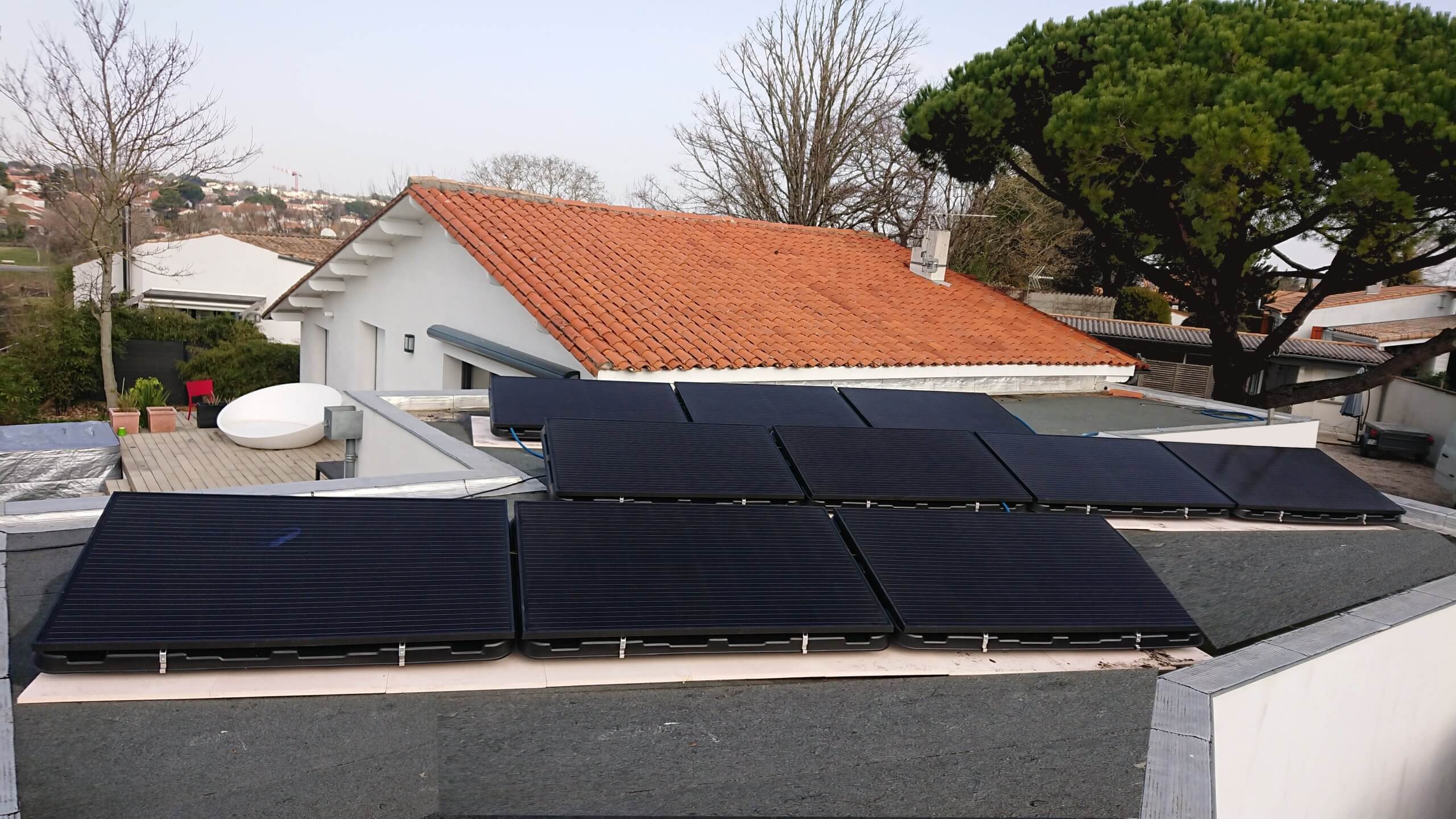 découvrez nos services d'installation de panneaux photovoltaïques en charente. profitez d'une énergie durable et réduisez vos factures d'électricité tout en préservant l'environnement grâce à notre expertise et nos solutions sur mesure.