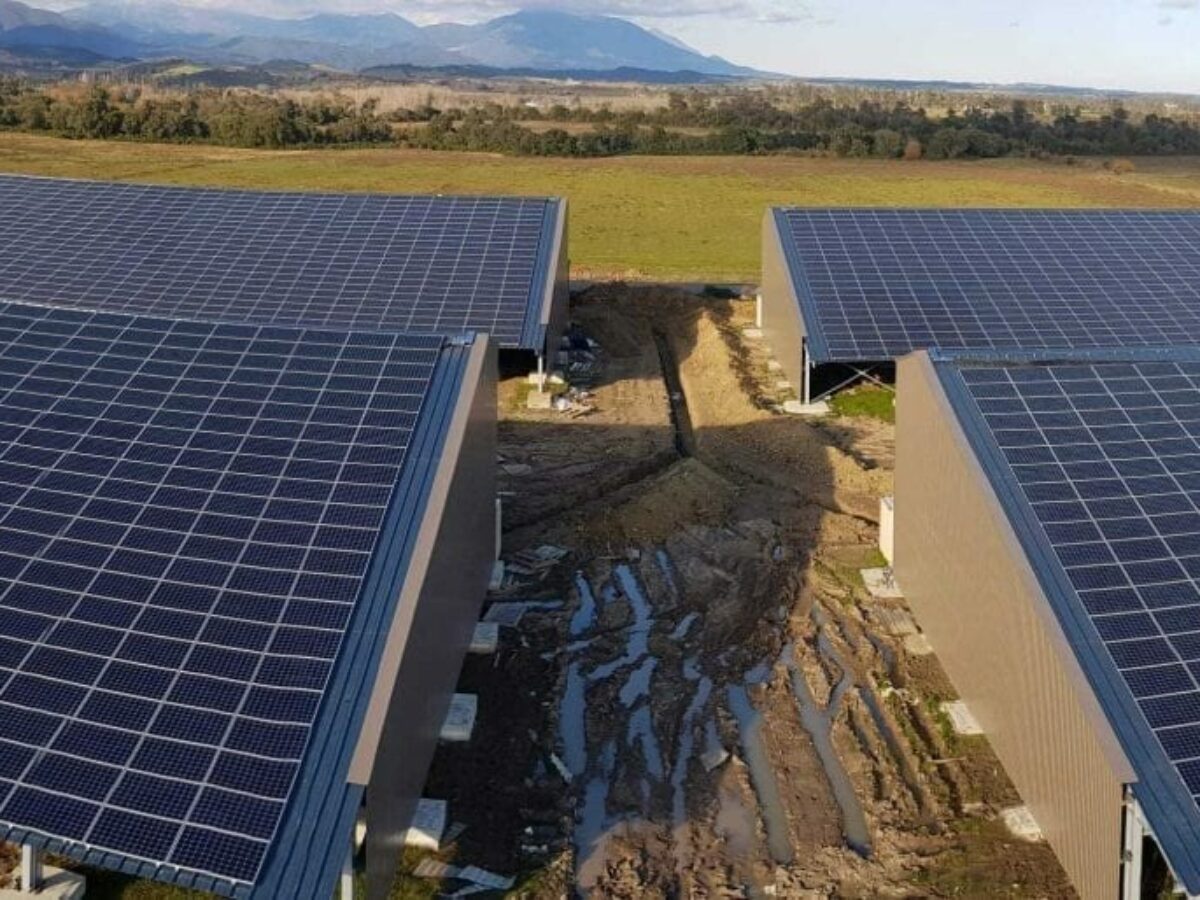 découvrez nos services d'installateur photovoltaïque en corse, spécialisés dans l'installation de panneaux solaires pour un avenir durable. profitez d'un accompagnement personnalisé et d'une expertise locale pour optimiser votre consommation d'énergie avec des solutions écologiques et rentables.