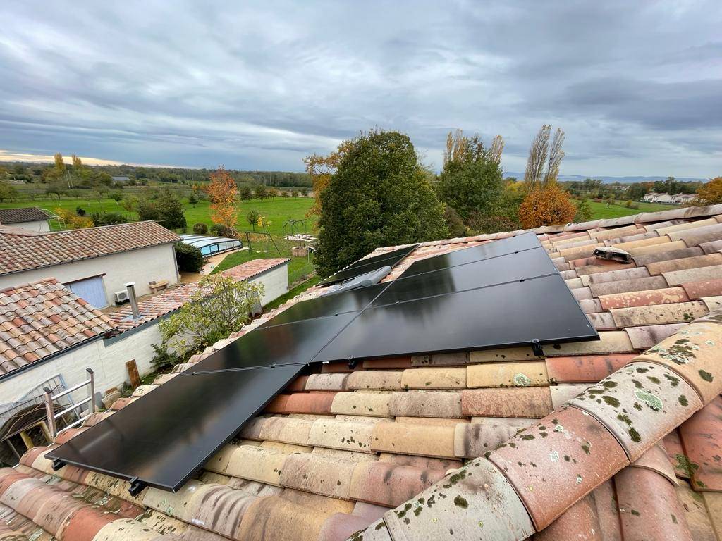 découvrez les services d'un installateur photovoltaïque en haute-savoie pour une transition énergétique réussie. profitez d'une expertise locale pour l'installation de panneaux solaires performants, garantissant économies d'énergie et respect de l'environnement.