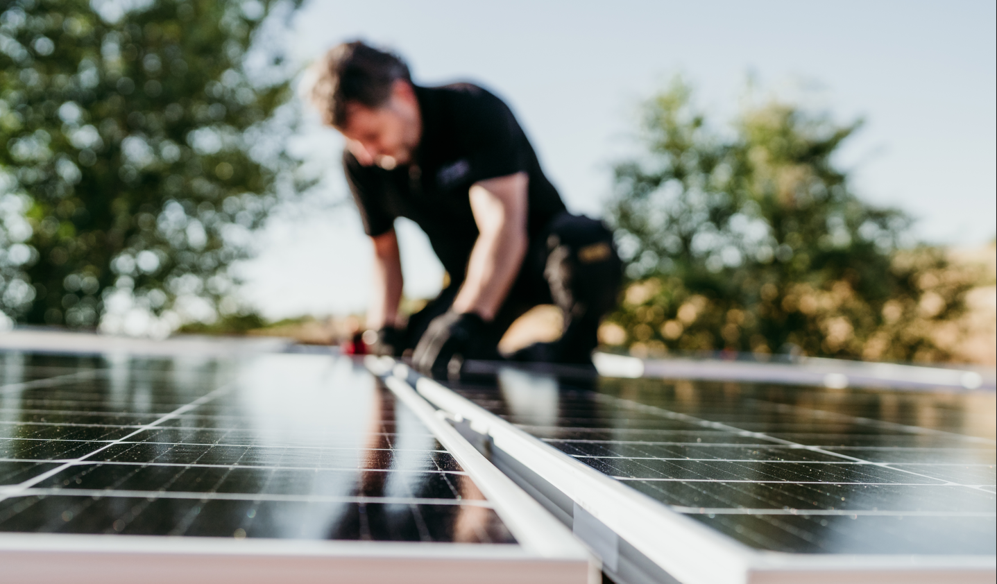 découvrez les prix de l'installation d'un système photovoltaïque de 6 kwc. profitez des énergies renouvelables tout en réalisant des économies sur vos factures d'électricité. informez-vous sur les subventions et aides disponibles pour votre projet.