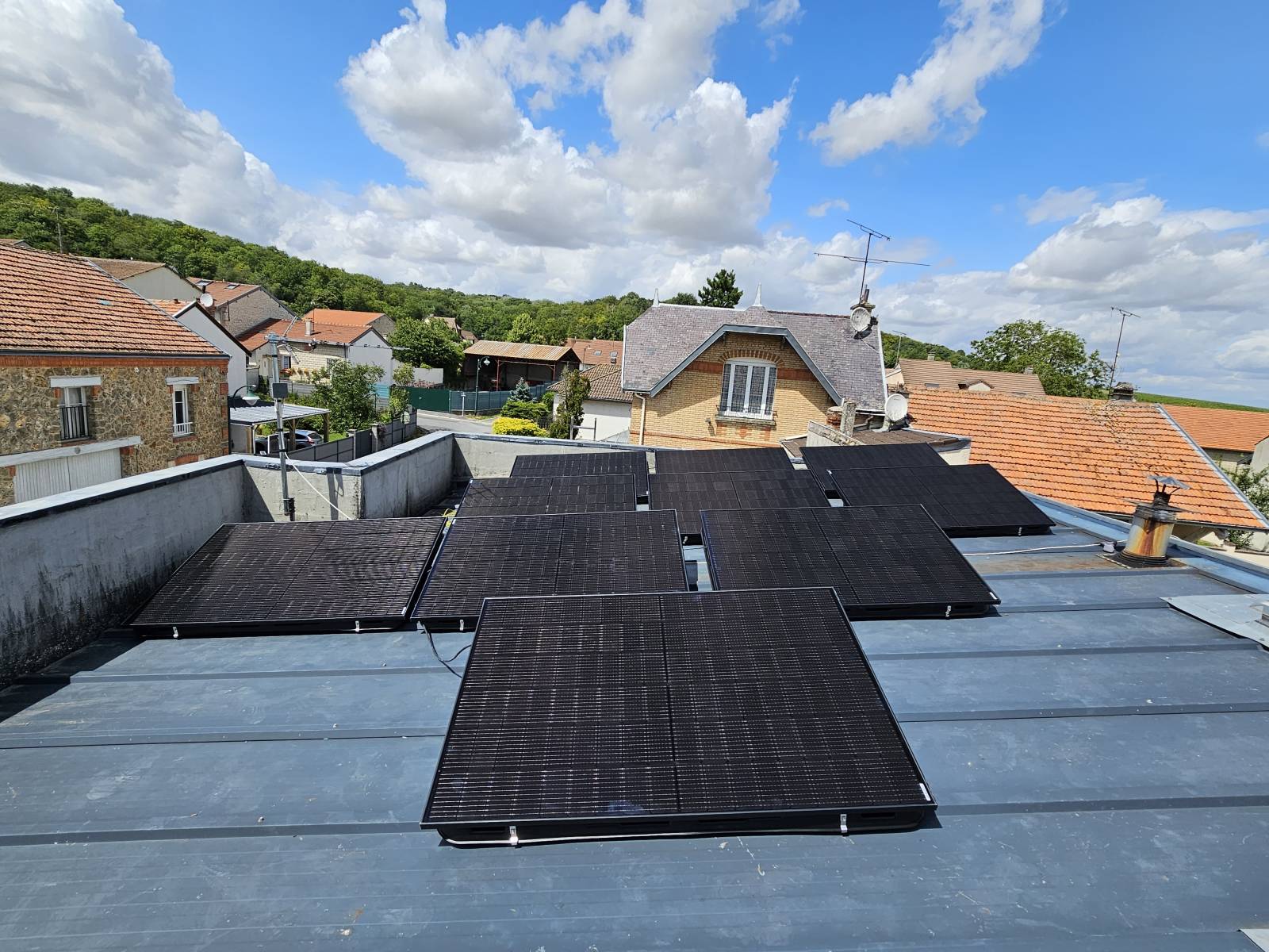 découvrez comment bénéficier d'une aide pour l'installation de panneaux solaires en 2025. maximisez vos économies d'énergie et contribuez à une planète plus verte grâce à nos conseils et informations sur les subventions disponibles.