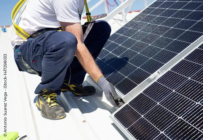 découvrez notre formation complète sur les panneaux photovoltaïques, parfaite pour les débutants et les professionnels. apprenez à concevoir, installer et optimiser des systèmes solaires pour une transition énergétique réussie.